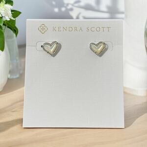 NWT! Kendra Scott Ari Heart Silver Stud Earrings in Ivory Mother-of-Pearl